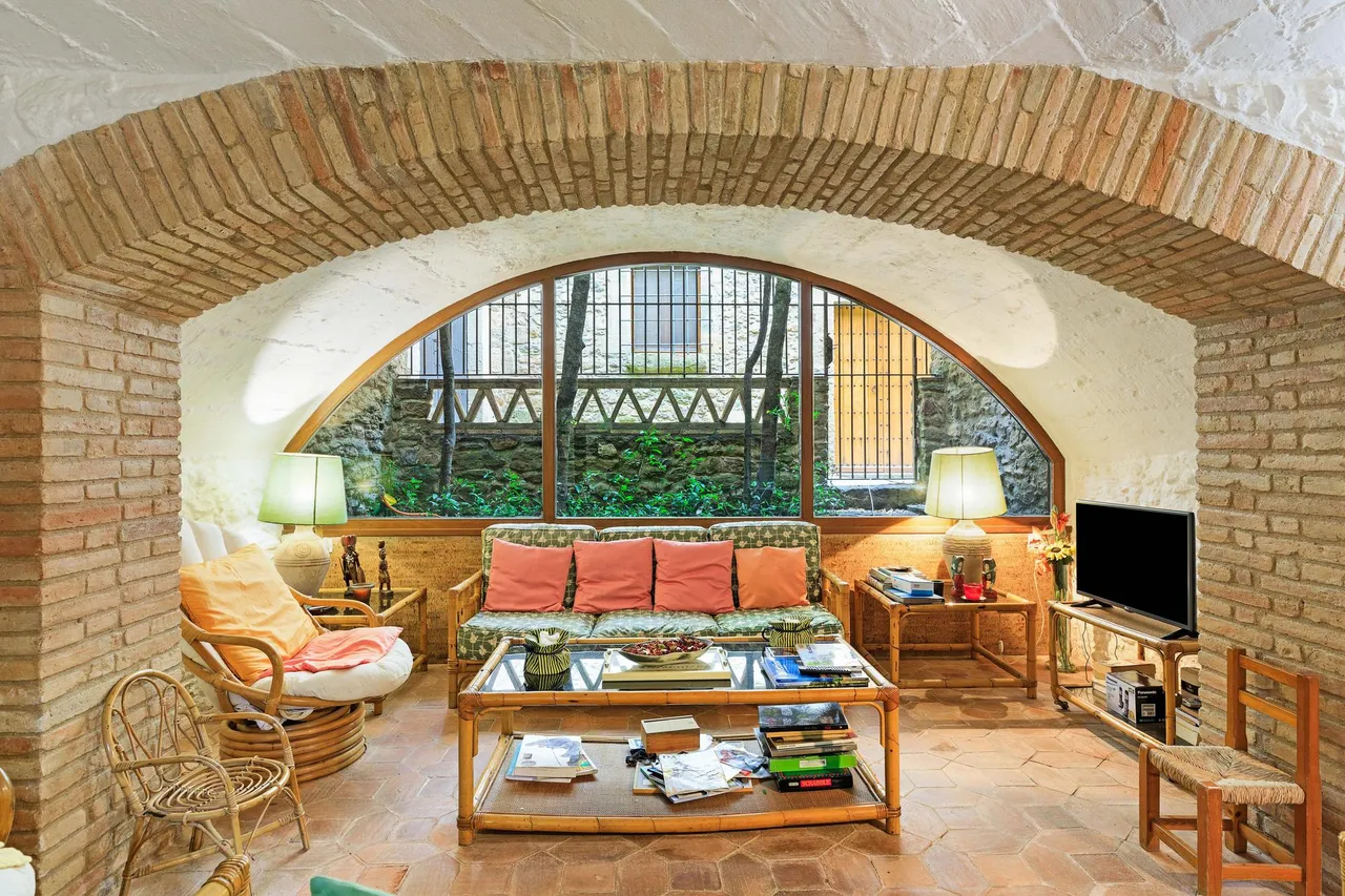 living - Casa de 600m² con 100m² terraza en venta en Baix Empordà - gallery - 7