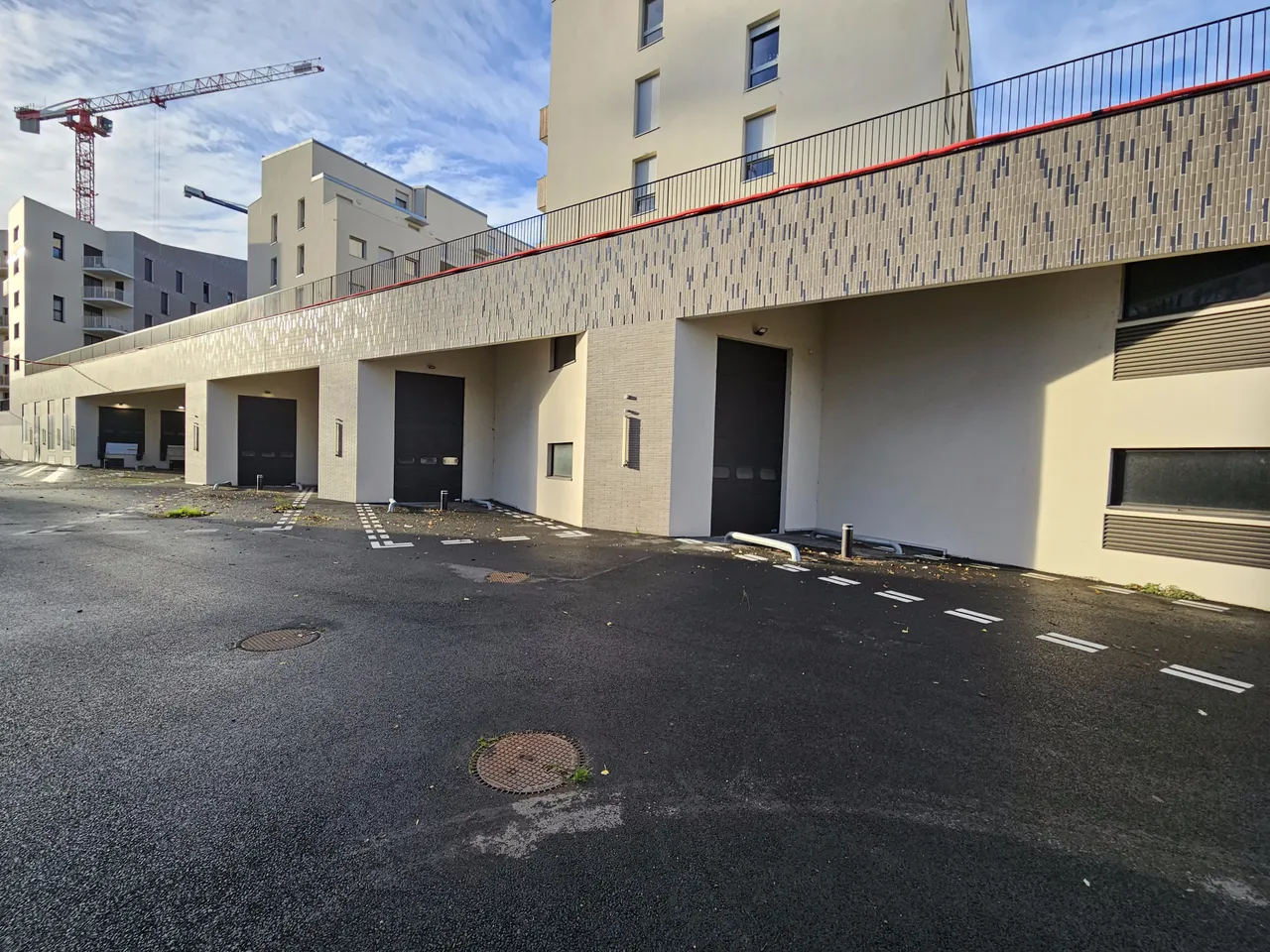 logistics - Entrepôt / Bureaux À Louer - gallery - 2