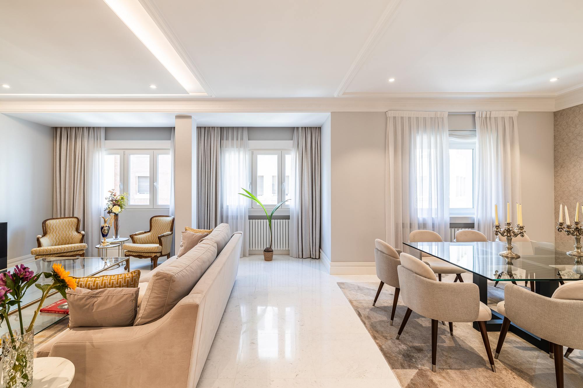 living - 374m² apartment for sale in Ríos Rosas, Madrid - gallery thumbnail - 8