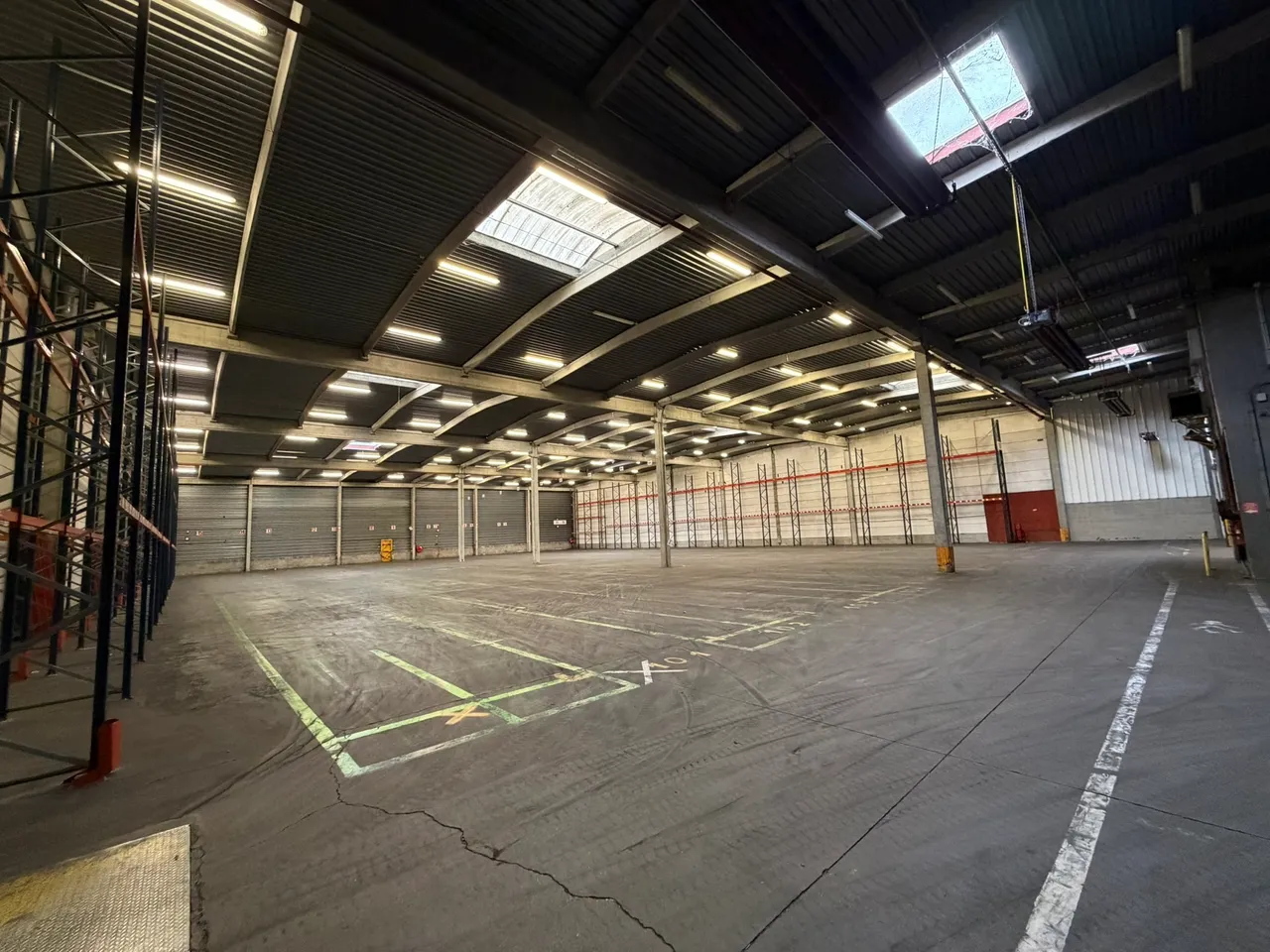 logistics - Warehouse / Offices For Rent - gallery - 4