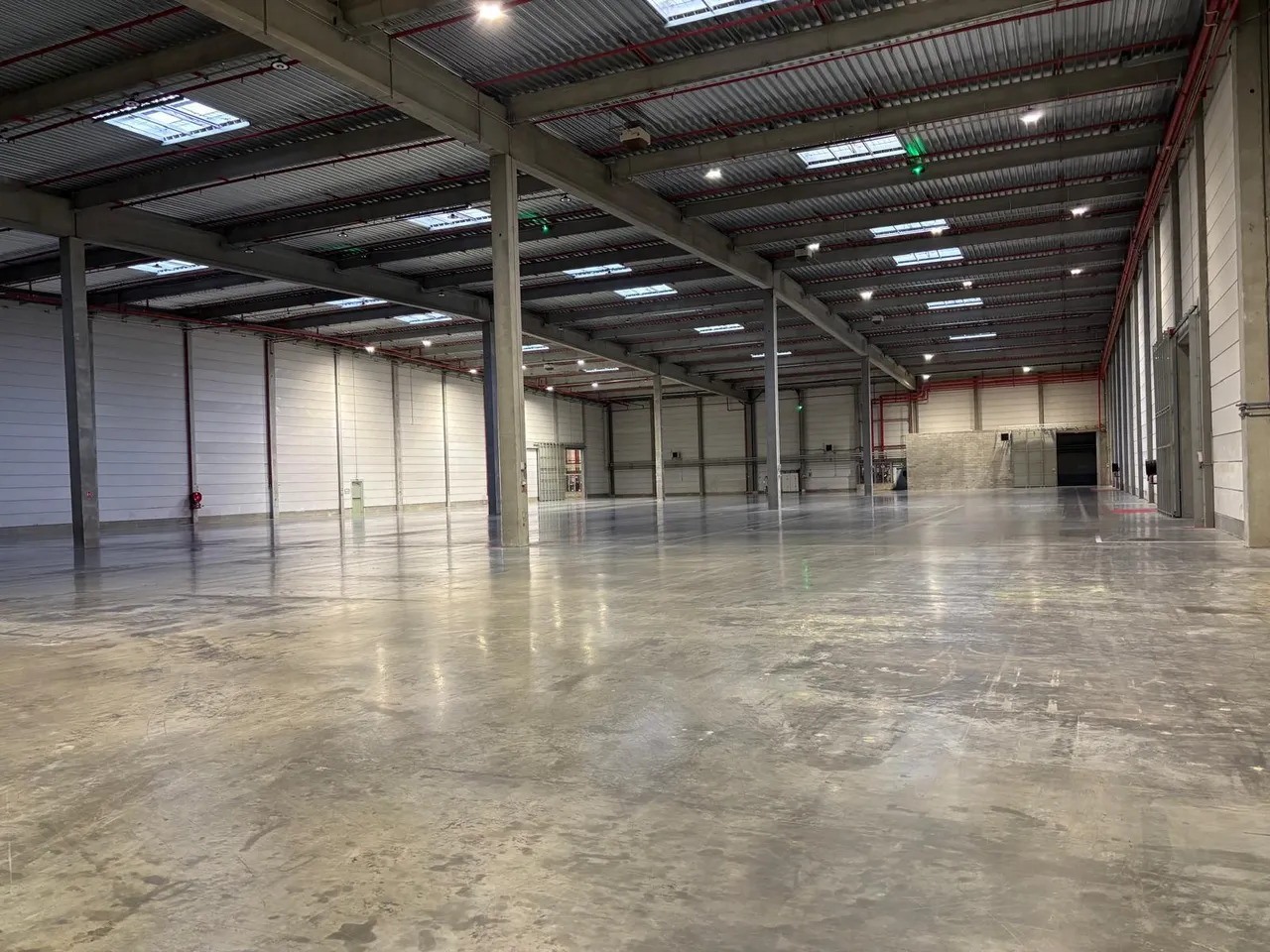 logistics - Logistics Warehouse For Rent - gallery - 4