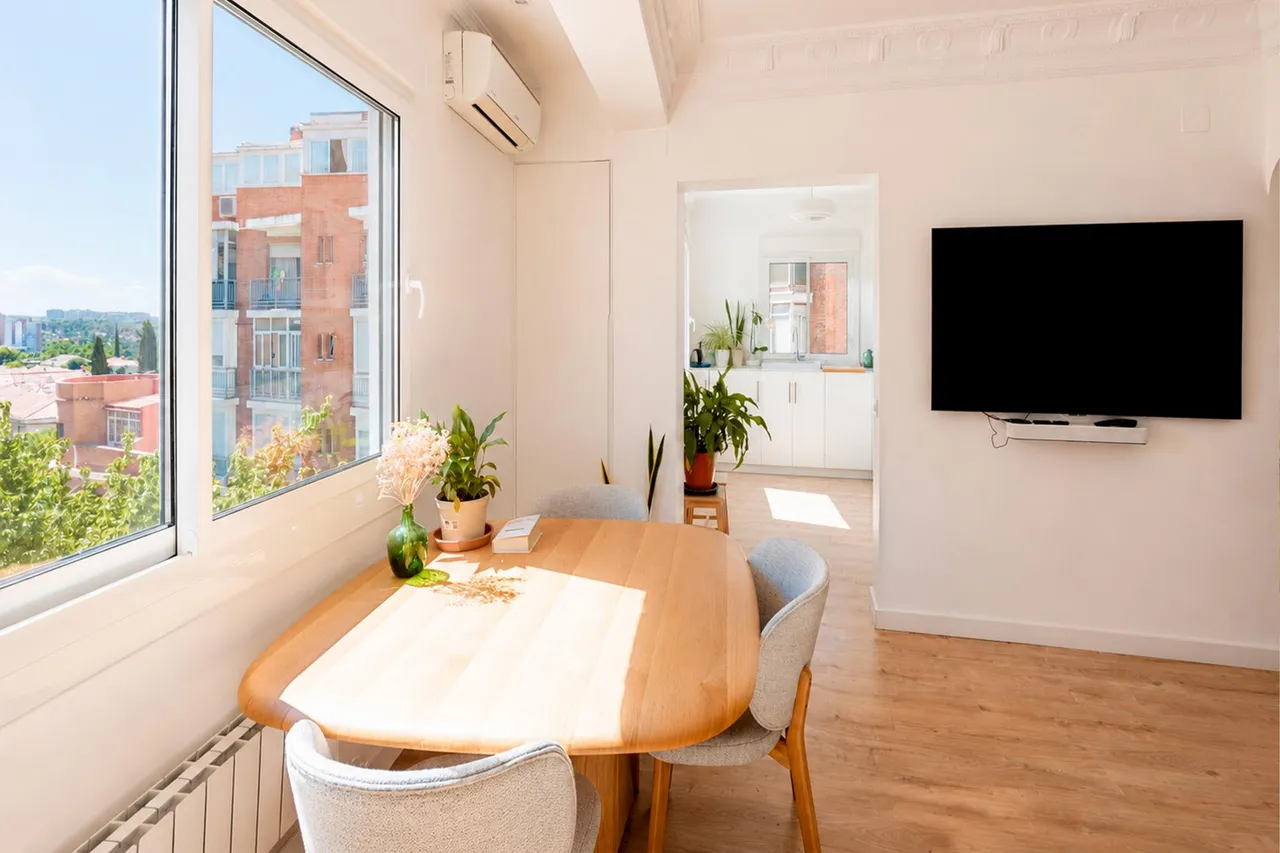 living - 82m² apartment for sale in Fuente del Berro, Madrid - gallery - 8