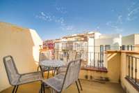 living - Ático de 81m² con 44m² terraza en venta en Eixample Derecho - gallery thumbnail - 10
