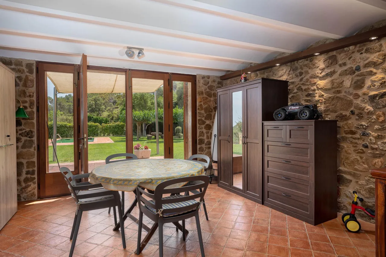 living - 322m² country house with 3,000m² garden for sale in Alt Empordà - gallery - 4