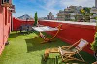 living - Ático de 81m² en alquiler en Universidad, Madrid - gallery thumbnail - 3