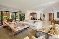 living - 373m² house / villa with 122m² terrace for sale in Quinta - gallery thumbnail - 9