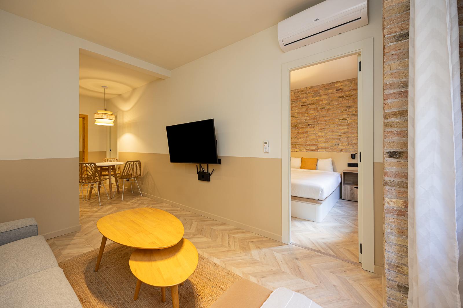 living - Piso de 78m² en venta en El Raval, Barcelona - gallery thumbnail - 3