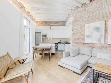 living - Piso de 95m² en venta en Eixample Derecho, Barcelona - featured