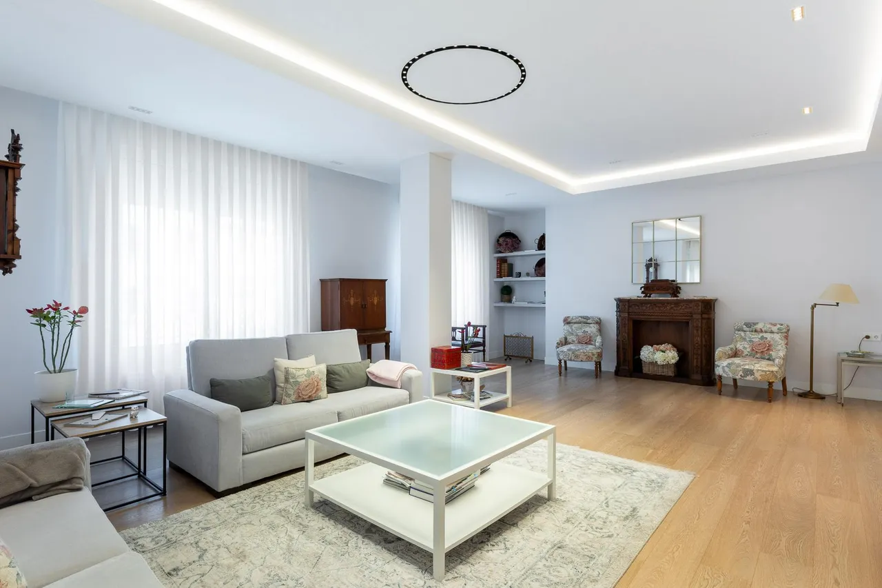 living - Piso de 376m² en venta en Sant Francesc, Valencia - gallery - 4