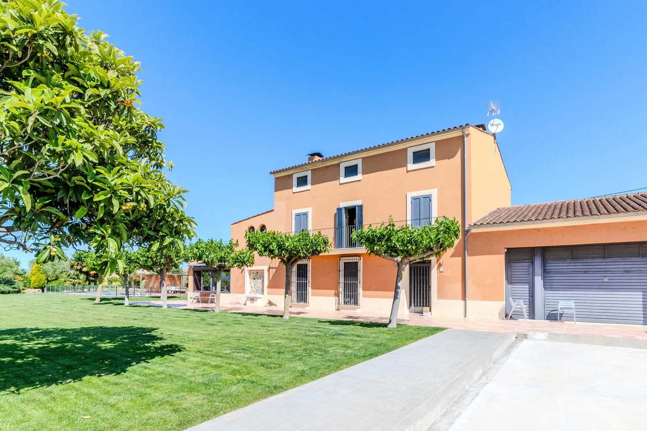 living - Casa rural de 550m² en venta en Penedès, Barcelona - gallery - 6