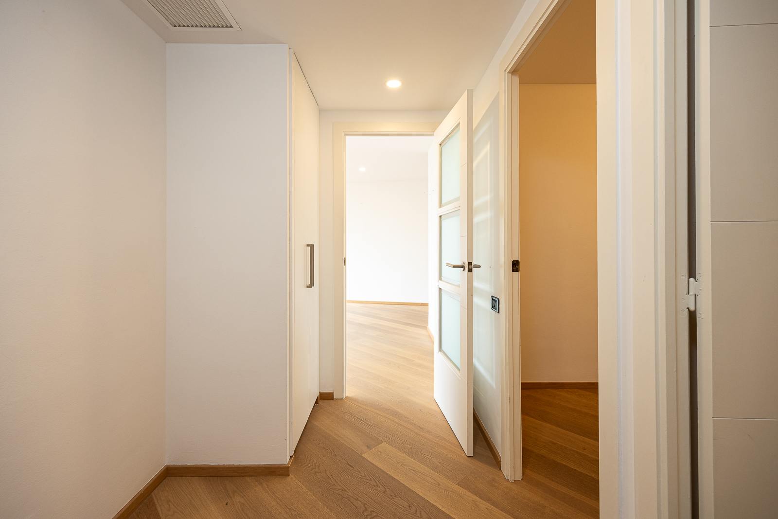 living - Piso de 105m² en venta en Turó Park, Barcelona - gallery thumbnail - 4