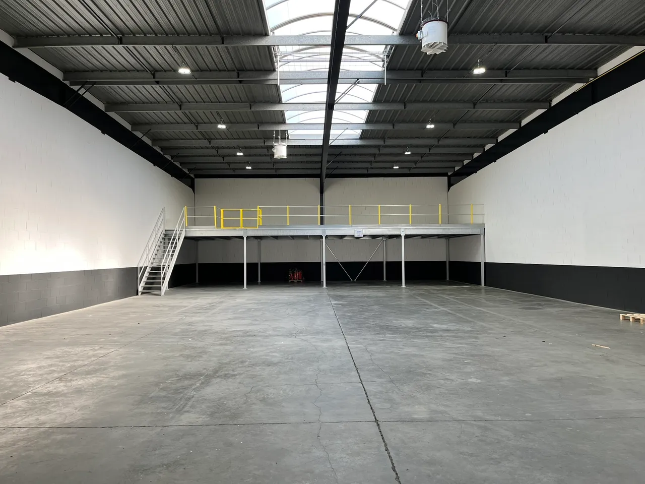 logistics - Activity Facility For Rent - gallery - 3