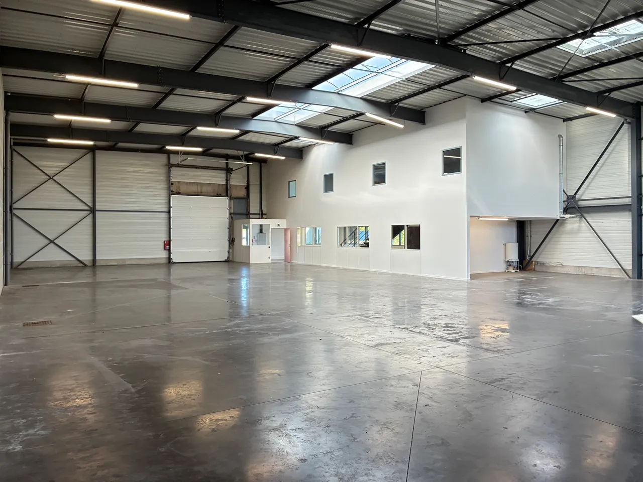 logistics - Activités / Bureaux À Louer - gallery - 4