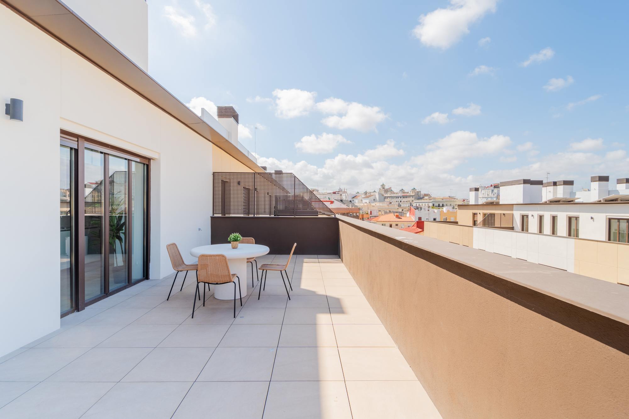 living - 210m² penthouse with 100m² terrace for sale in El Mercat - gallery thumbnail - 3