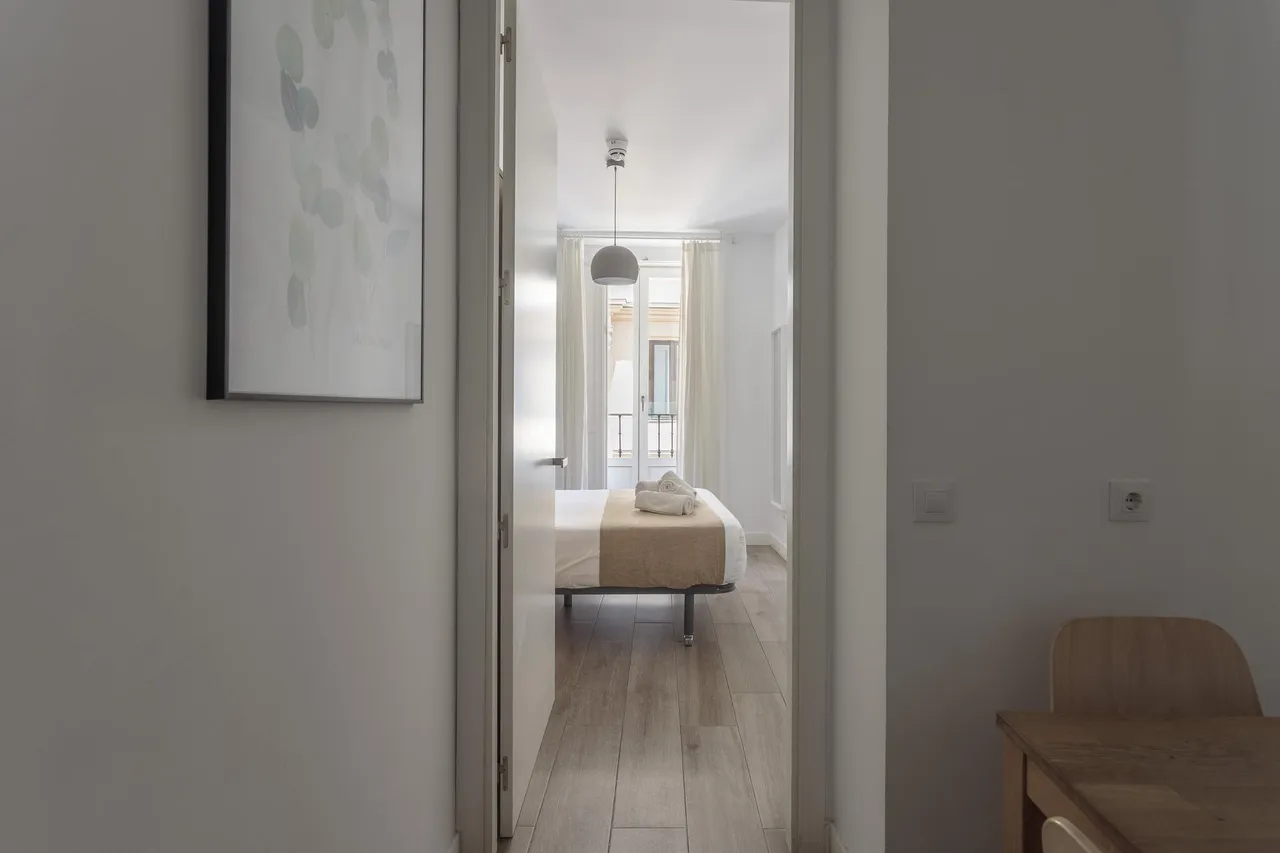 living - 55m² apartment for rent in Sol, Madrid - gallery - 4