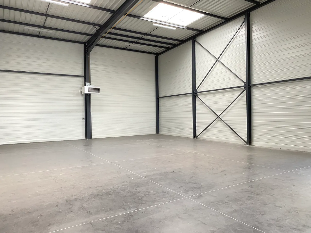 logistics - Light Industrial Premises / Offices For Rent - gallery - 2