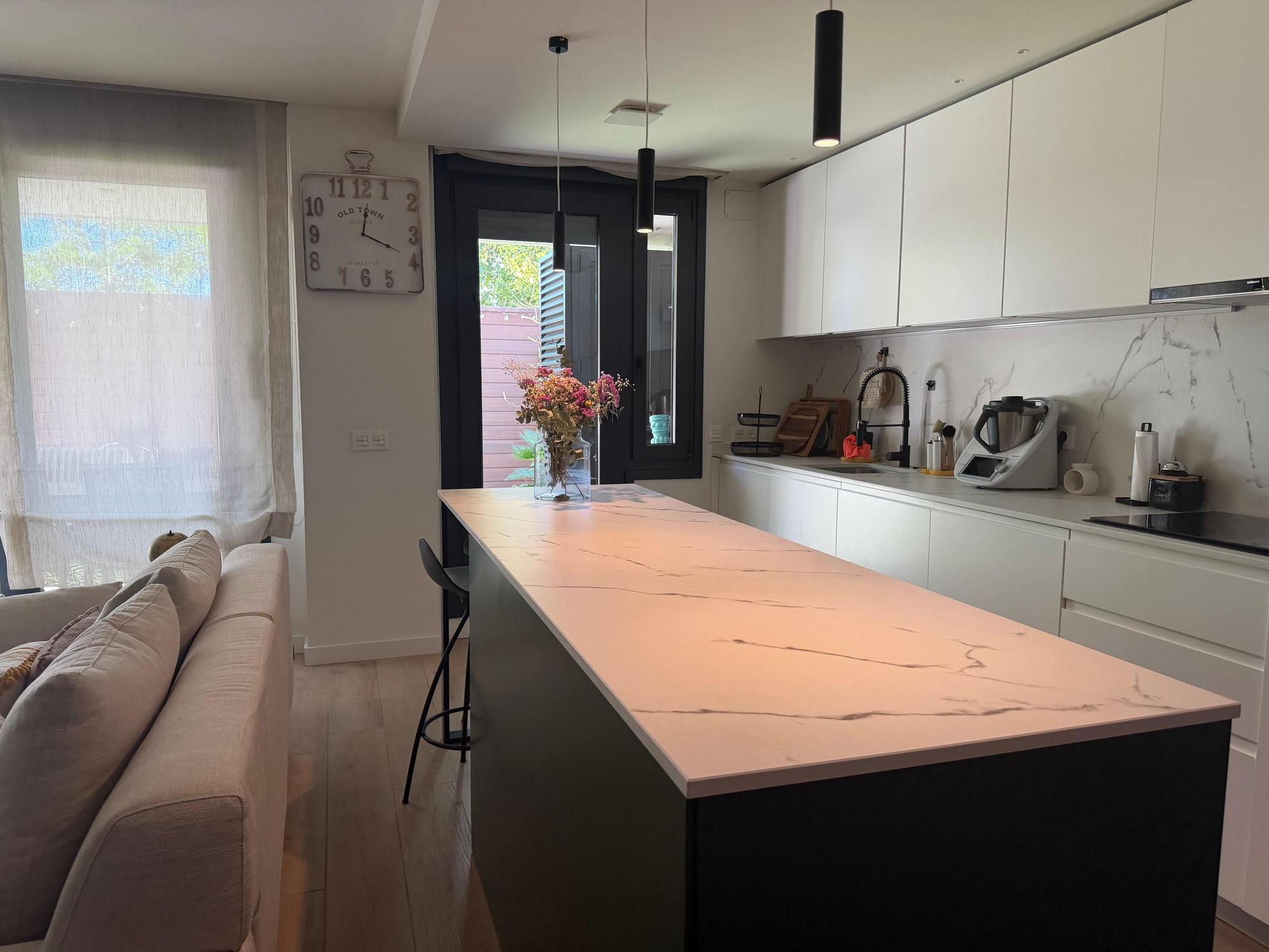 living - 176m² apartment with 50m² garden for rent in Las Rozas - gallery - 6