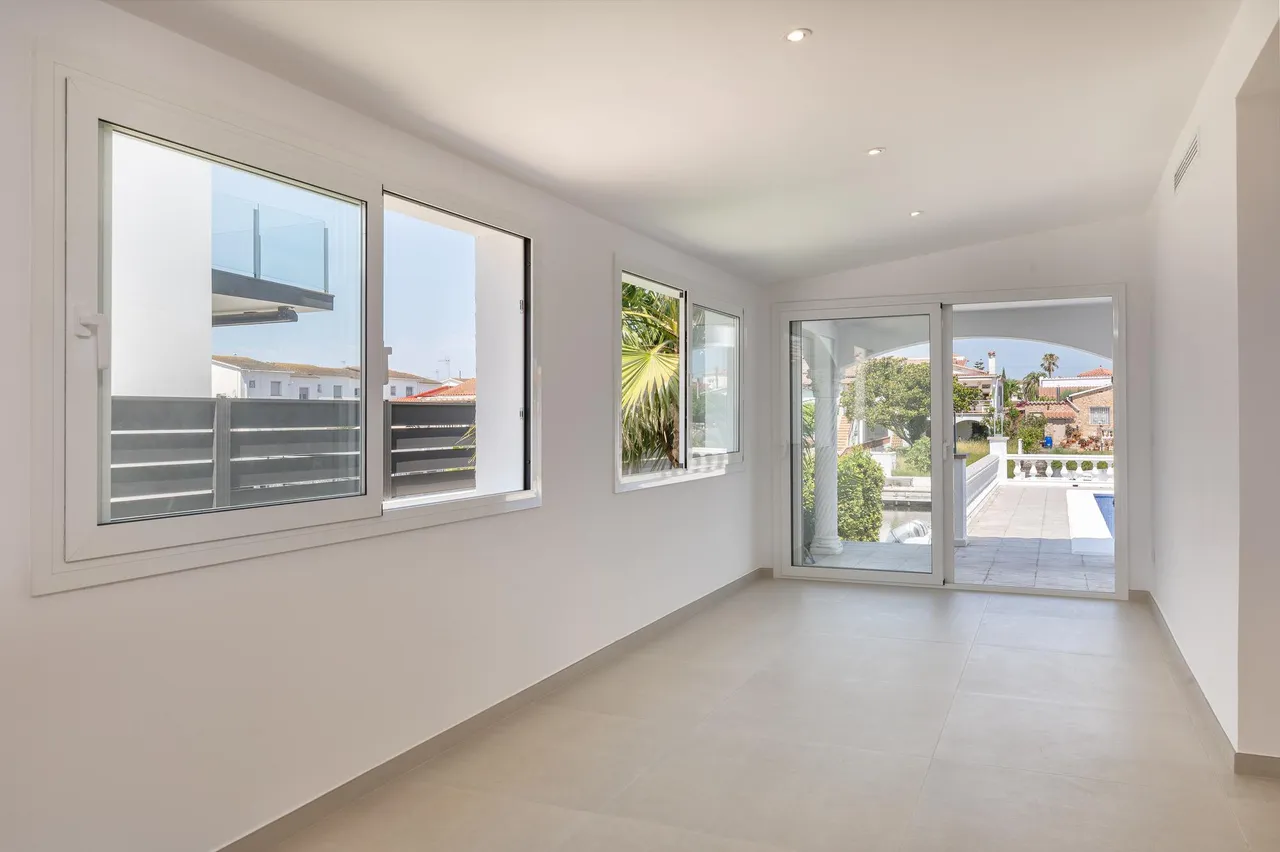 living - Casa / villa de 131m² en venta en Empuriabrava, Costa Brava - gallery - 6