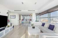 living - Ático de 175m² con 70m² terraza en venta en Poblenou - gallery thumbnail - 5