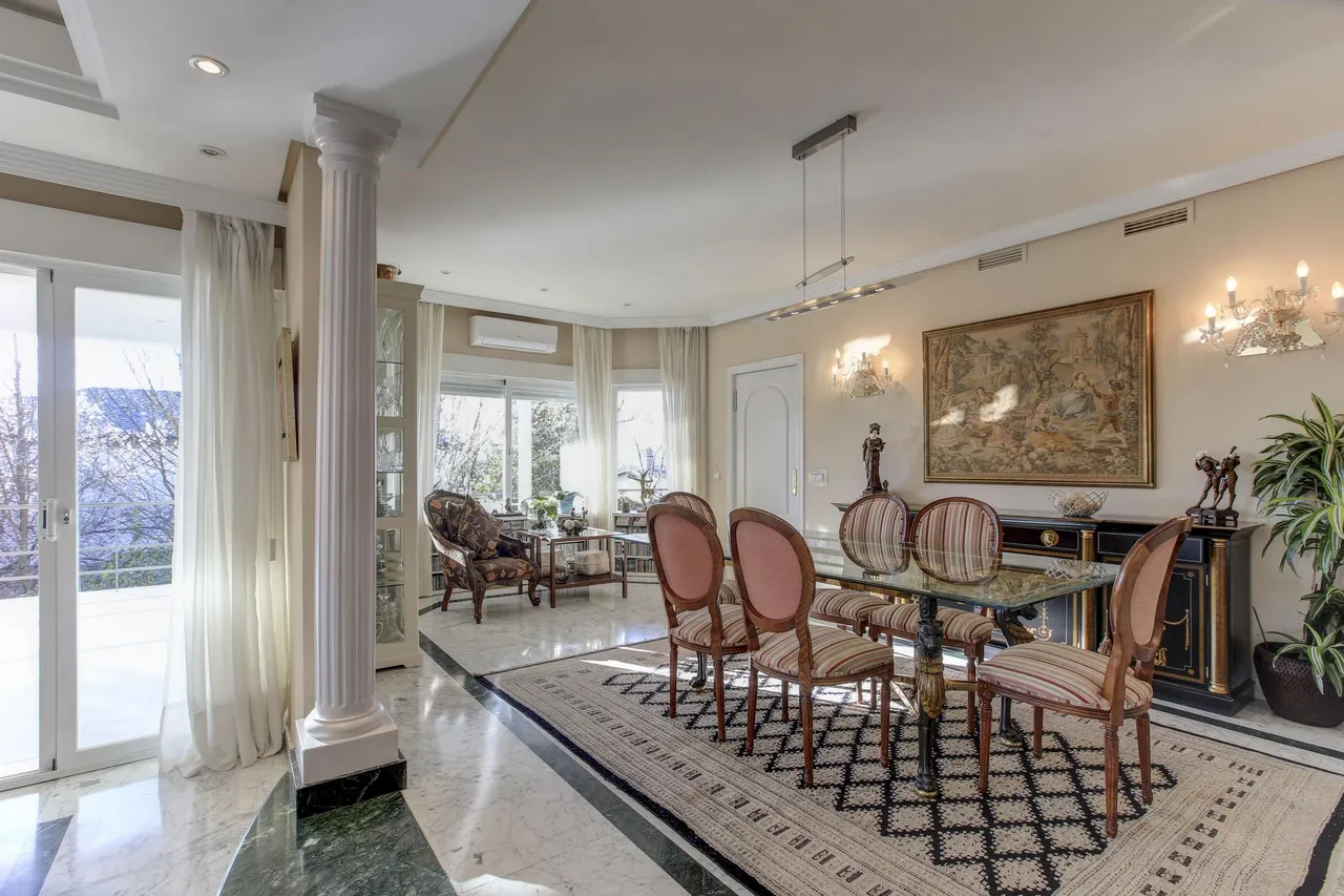 living - 750m² house / villa for sale in Mirasierra, Madrid - gallery - 3