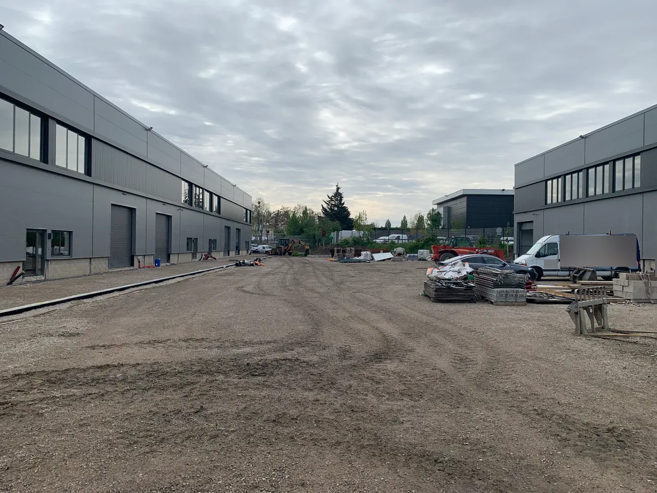 logistics - Light Industrial Premises / Offices For Rent - gallery - 8