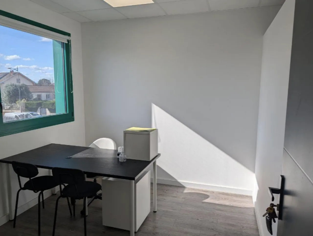 logistics - Light Industrial Premises / Offices For Rent - gallery - 4