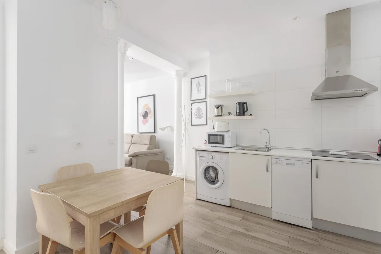 living - 55m² apartment for rent in Sol, Madrid - gallery - 10