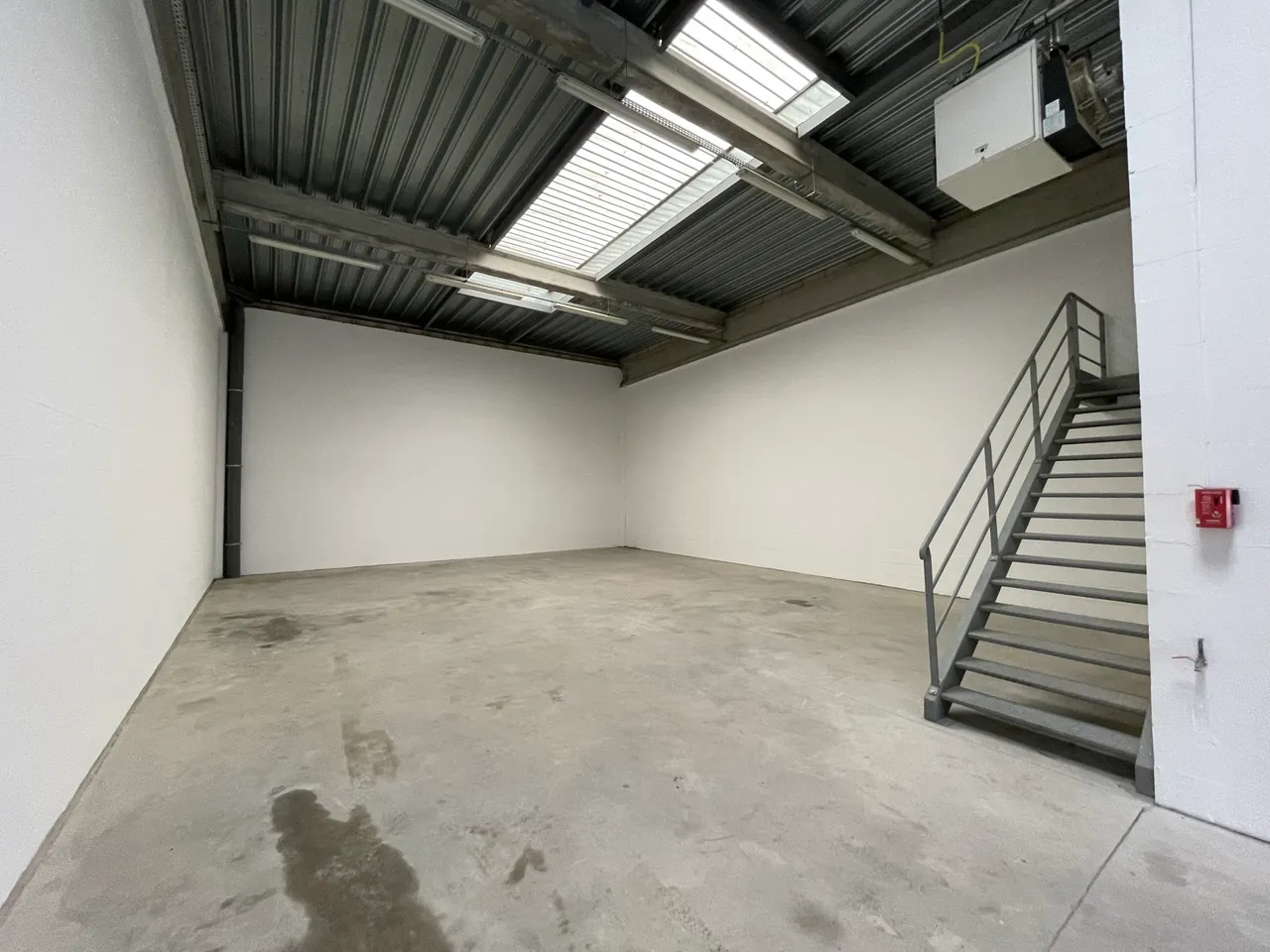 logistics - Activity Facility For Rent - gallery - 2