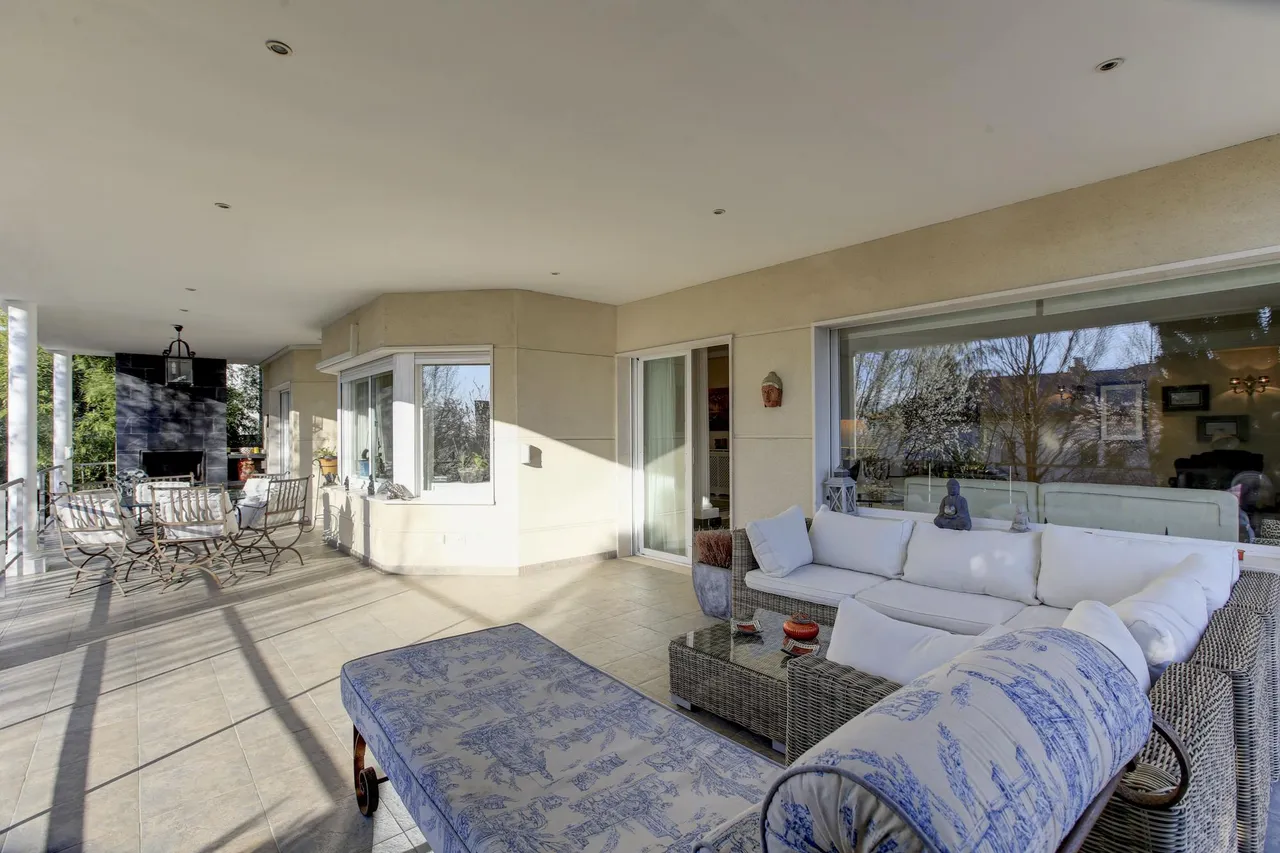 living - 750m² house / villa for sale in Mirasierra, Madrid - gallery - 2
