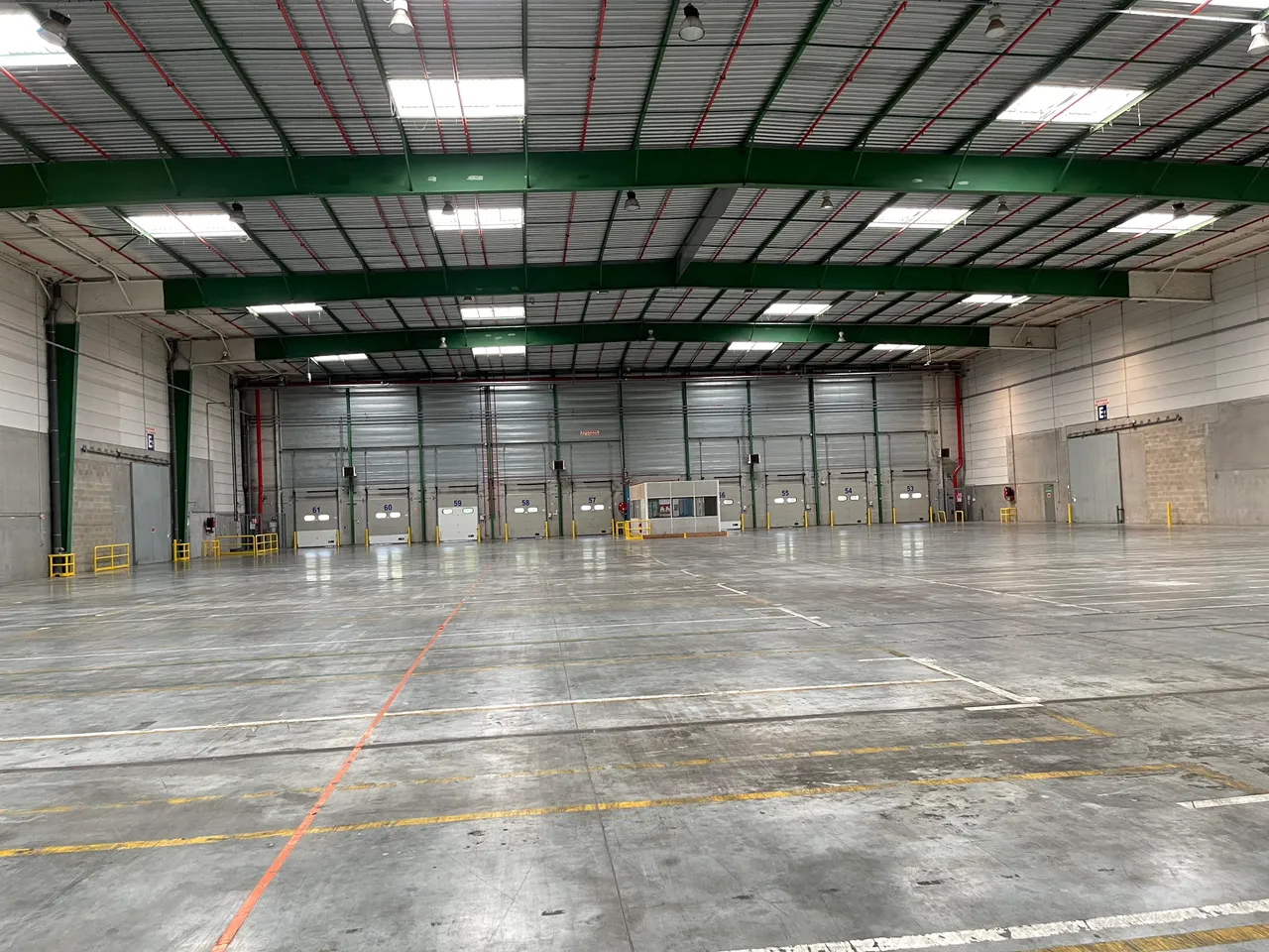 logistics - Logistics Warehouse For Rent - gallery - 5