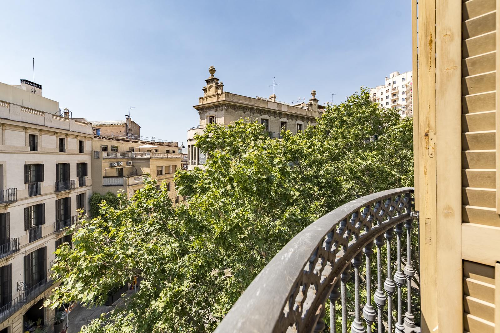 living - Piso de 190m² en venta en Eixample Derecho, Barcelona - gallery thumbnail - 8