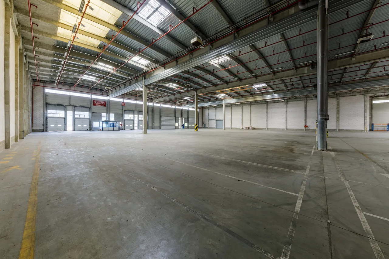 logistics - Logistics Warehouse For Rent - gallery - 4