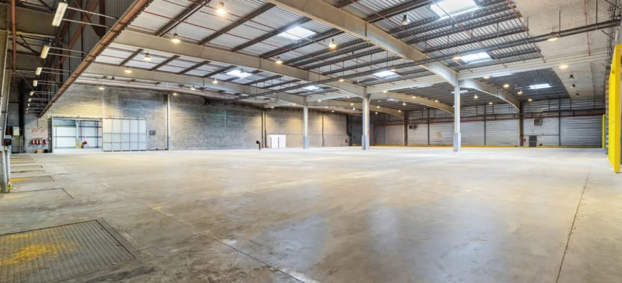 logistics - Courier Warehouse For Rent - gallery - 6