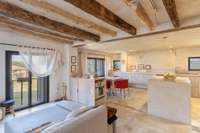 living - Casa rural de 724m² en venta en Pla de l'Estany, Girona - gallery thumbnail - 9