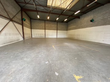 logistics - Local d’activités À Louer - featured
