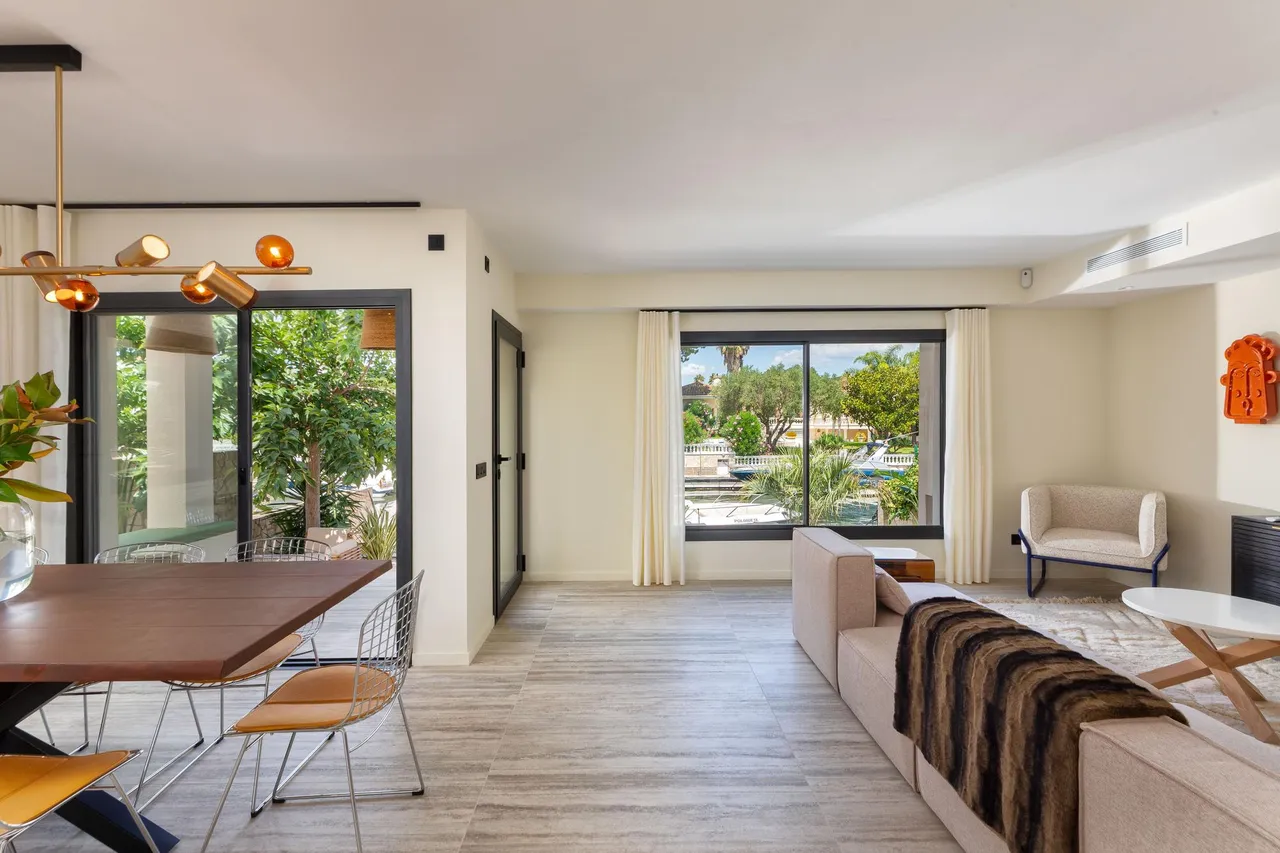 living - Casa / villa de 180m² en venta en Empuriabrava, Costa Brava - gallery - 4