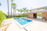 living - 716m² house / villa for sale in Bétera, Valencia - gallery thumbnail - 1