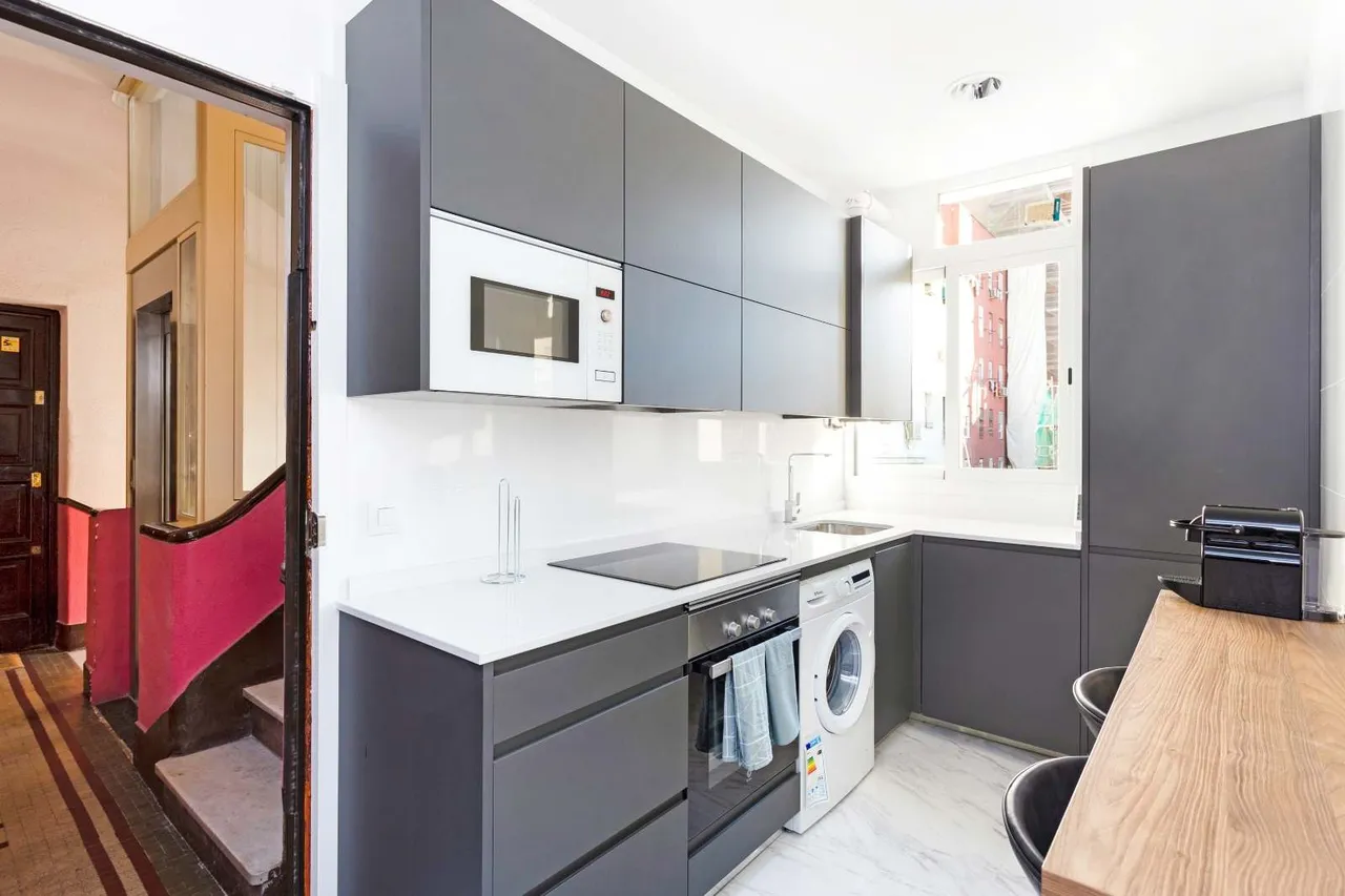 living - 68m² apartment for rent in Argüelles, Madrid - gallery - 6