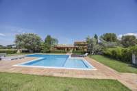 living - Propiedad ecuestre de 244m² en venta en Bétera, Valencia - gallery thumbnail - 1