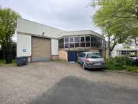 logistics - Local d’activités À Louer - gallery thumbnail - 3