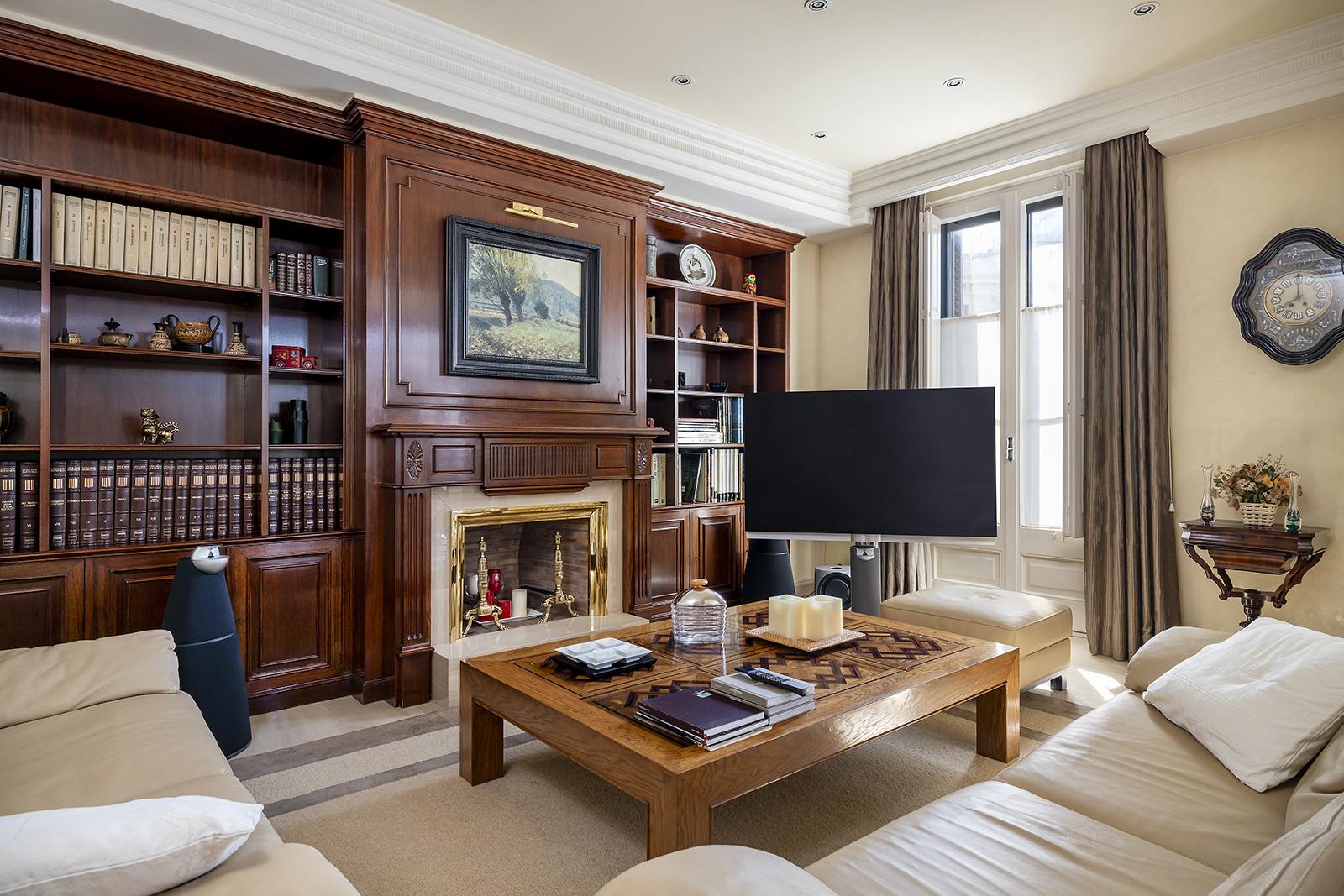 living - Piso de 213m² en alquiler en Eixample Derecho, Barcelona - gallery thumbnail - 4
