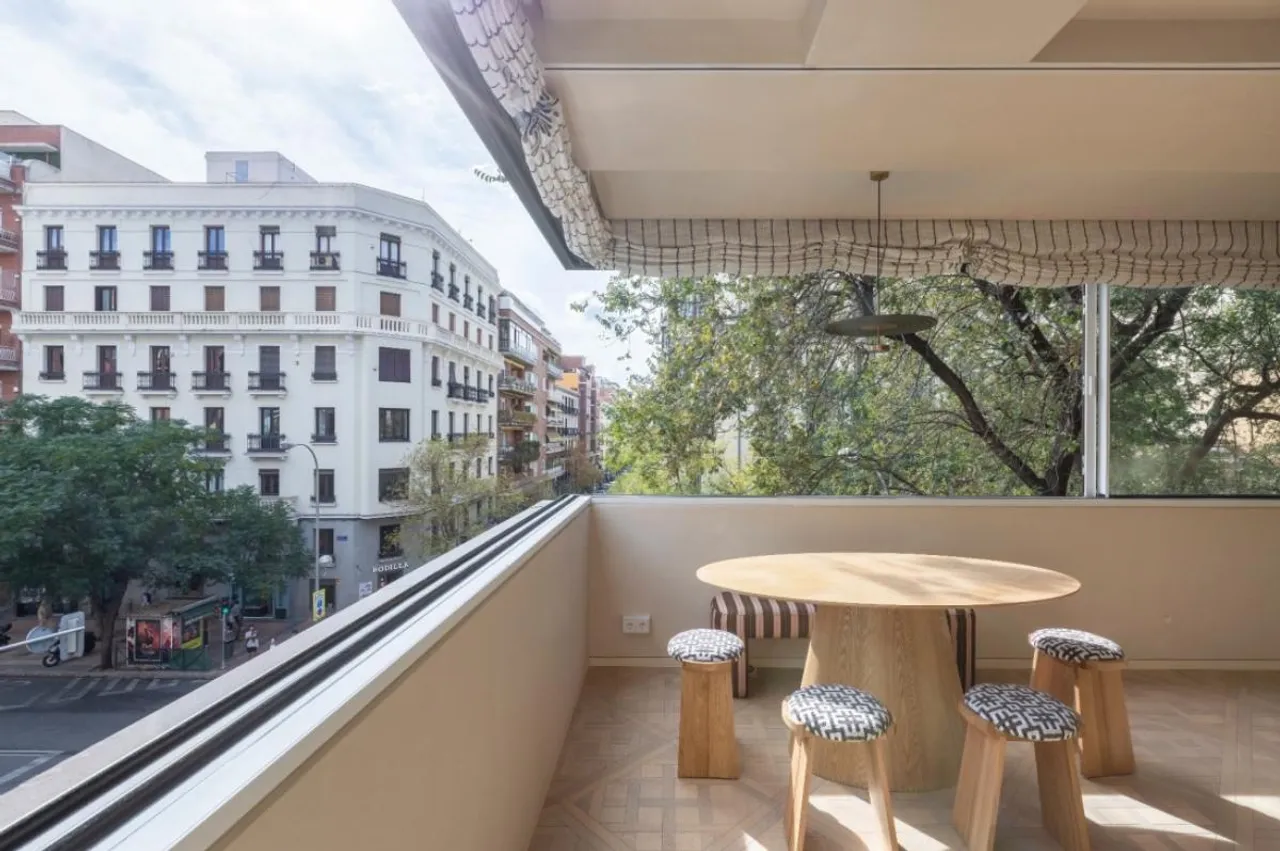 living - 200m² apartment with 18m² terrace for sale in Castellana - gallery - 3