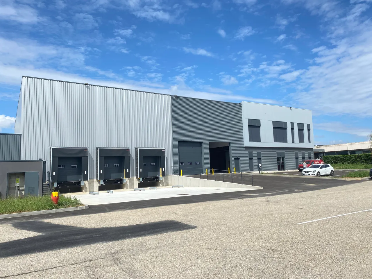 logistics - Light Industrial Premises / Offices For Rent - gallery - 4
