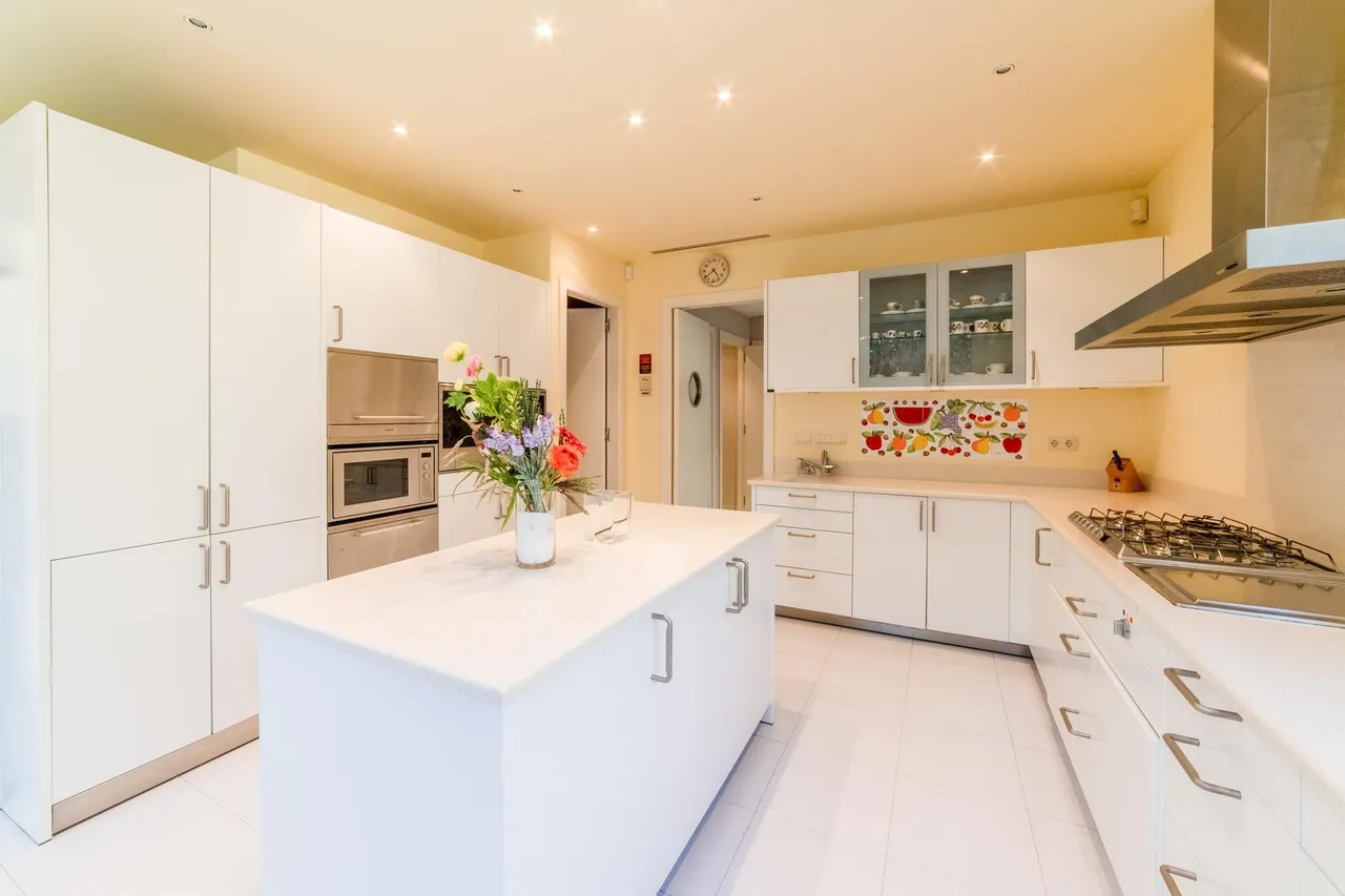 living - Casa / villa de 910m² en venta en Terramar, Barcelona - gallery - 10