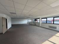 logistics - Activités / Bureaux À Louer - gallery thumbnail - 8