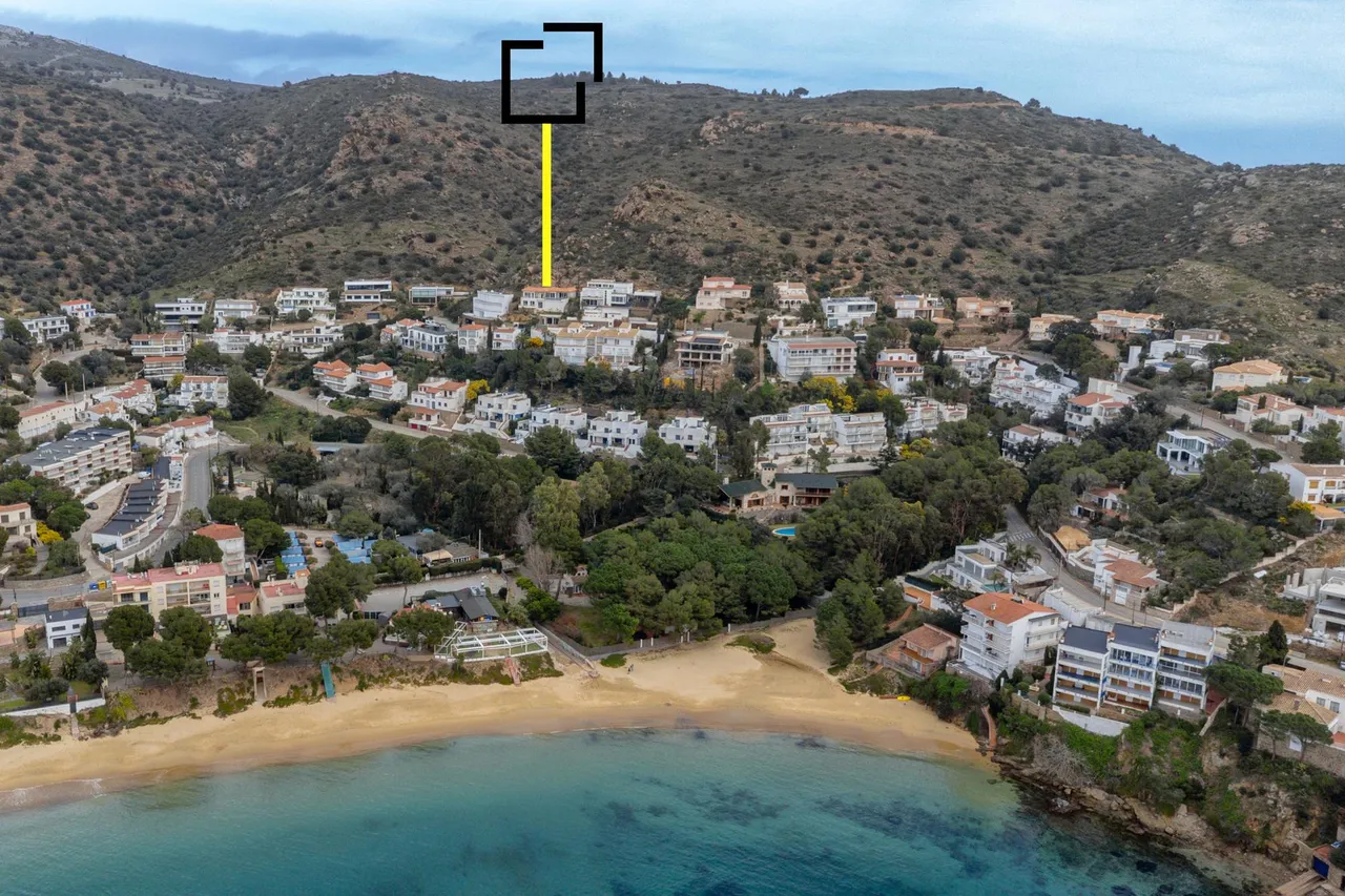 living - 384m² house / villa for sale in Bay of Roses, Costa Brava - gallery - 2