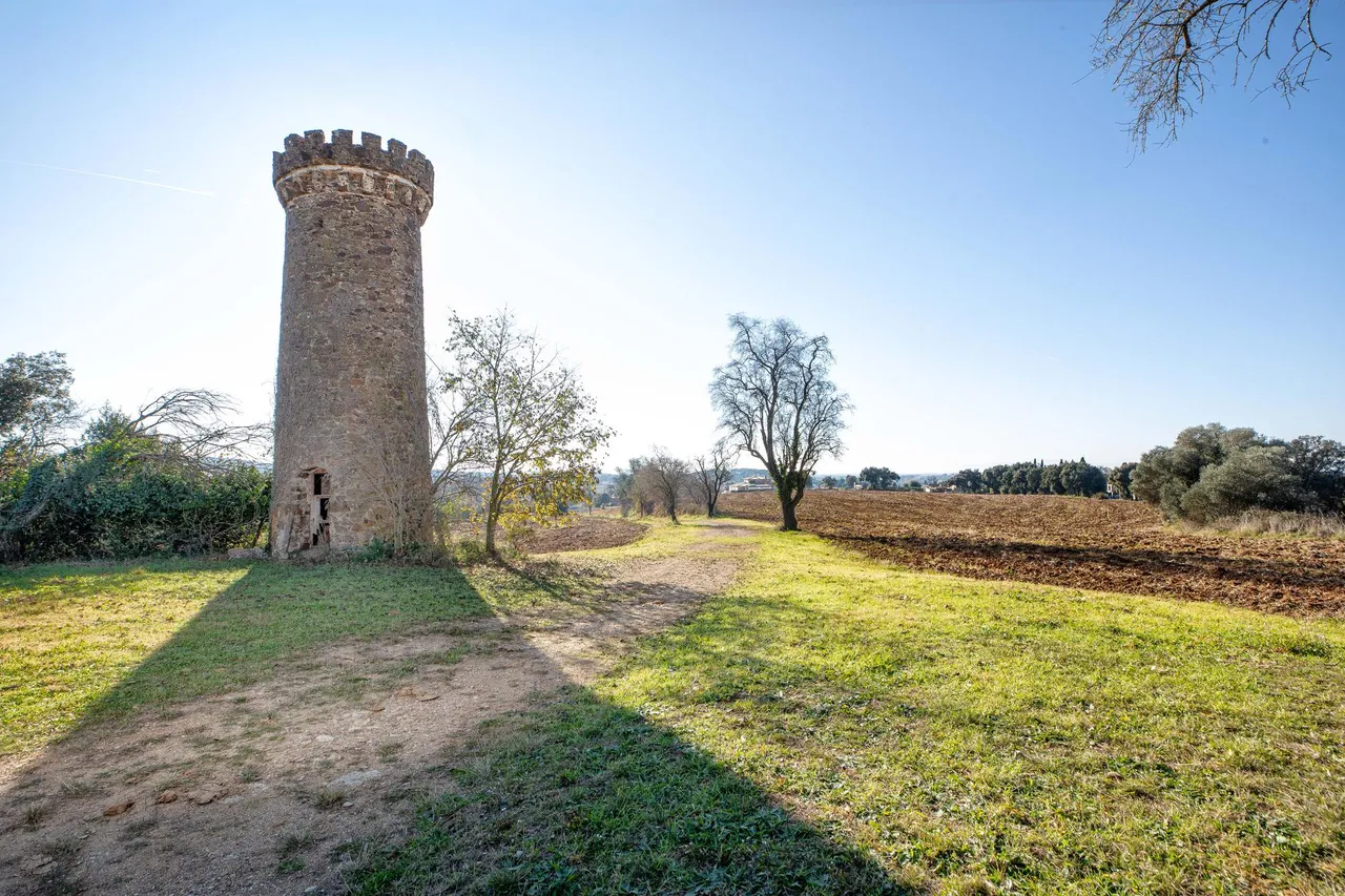 living - Casa rural de 909m² en venta en El Gironés, Girona - gallery - 9