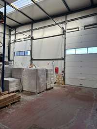 logistics - Activités / Bureaux À Louer - gallery thumbnail - 2
