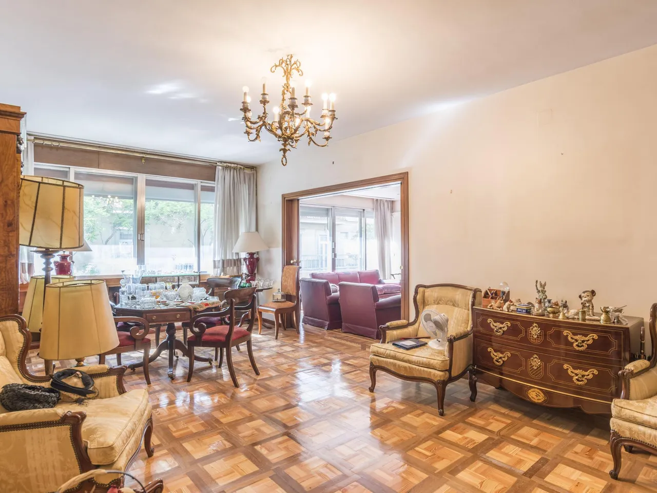 living - Piso de 235m² con 15m² terraza en venta en Almagro, Madrid - gallery - 5