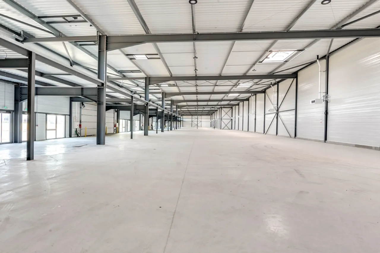 logistics - Light Industrial Premises / Offices For Rent - gallery - 3
